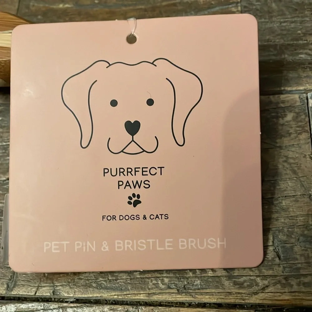 Bath & Body Works Perfect Paws Pin and Bristle Brush🖤